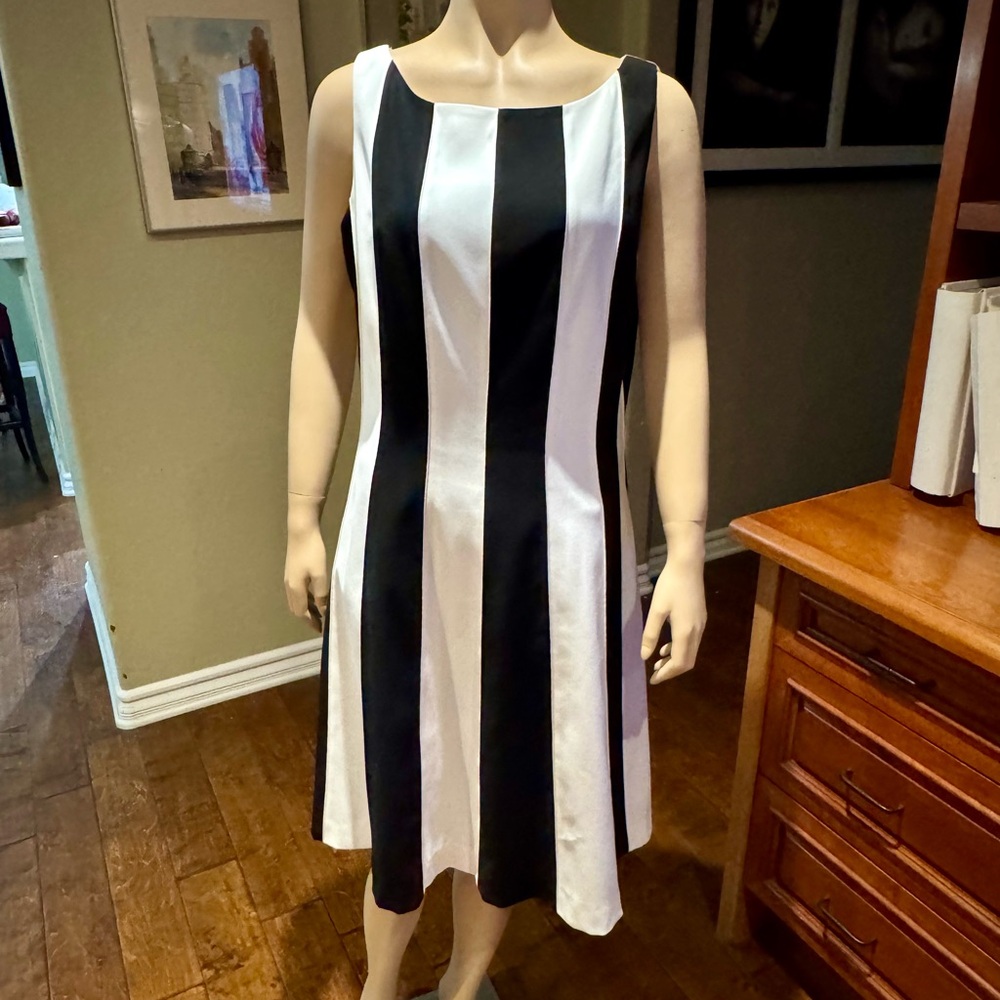 Anne Klein Black and White Classic Lined Midi A line Cocktail Dress